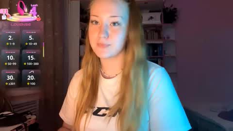 Snapshot of love_haven chatting on 09-19-25, 04:51 Megan online show from 09-19-25, 04:51