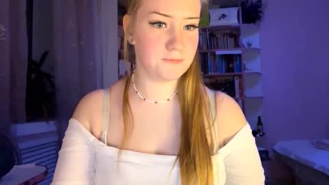 Snapshot of love_haven chatting on 09-21-25, 10:22 Megan online show from 09-21-25, 10:22