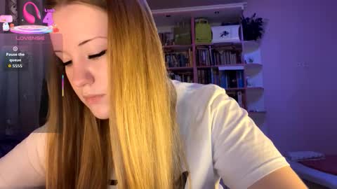 Snapshot of love_haven chatting on 09-23-25, 05:05 Megan online show from 09-23-25, 05:05