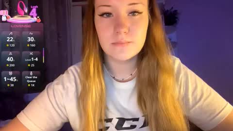 Snapshot of love_haven chatting on 09-24-25, 06:22 Megan online show from 09-24-25, 06:22