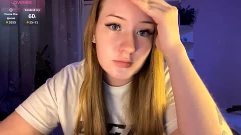 Snapshot of love_haven chatting on 09-26-25, 05:06 Megan online show from 09-26-25, 05:06