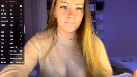 Snapshot of love_haven chatting on 09-30-25, 04:12 Megan online show from 09-30-25, 04:12