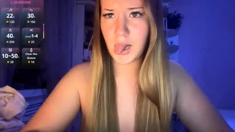 Snapshot of love_haven chatting on 10-09-25, 05:11 Megan online show from 10-09-25, 05:11