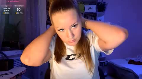 Snapshot of love_haven chatting on 10-10-25, 03:55 Megan online show from 10-10-25, 03:55