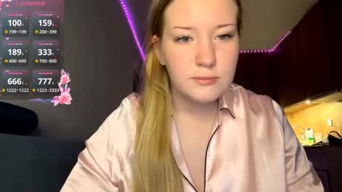 Snapshot of love_haven chatting on 02-21-26, 07:15 Megan online show from 02-21-26, 07:15