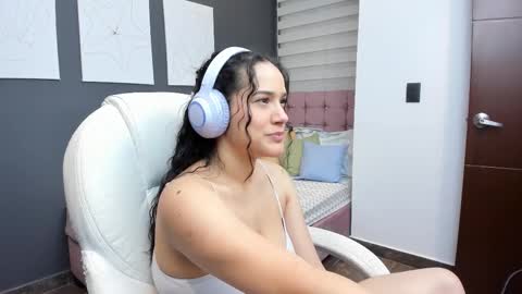 Kristen LoveBerry online show from 10-26-25, 02:28