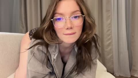 Snapshot of love_machine_ chatting on 01-13-26, 06:02 Sofi online show from 01-13-26, 06:02