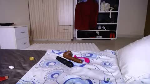 Snapshot of love_niahh chatting on 11-27-25, 02:02 niahh online show from 11-27-25, 02:02