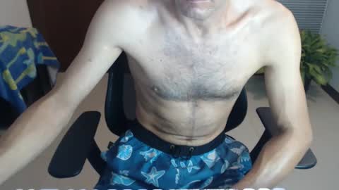 Snapshot of love_room_0206 chatting on 12-21-25, 03:35 Andys and mary online show from 12-21-25, 03:35