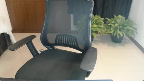 Snapshot of love_room_0206 chatting on 01-06-26, 04:05 Andys and mary online show from 01-06-26, 04:05