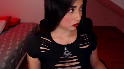 Snapshot of love_samantha chatting on 12-18-24, 10:30 Samantha online show from 12-18-24, 10:30