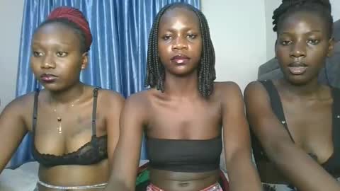 Snapshot of love_spencer1 chatting on 12-20-25, 09:44 love online show from 12-20-25, 09:44