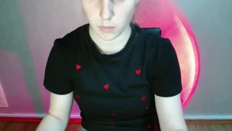 Vivian online show from 12-18-25, 01:17