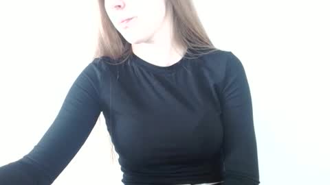 Snapshot of love_vivian chatting on 06-11-26, 11:08 Vivian online show from 06-11-26, 11:08