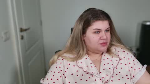 Snapshot of love_wiggy18 chatting on 12-20-25, 07:59 Ally online show from 12-20-25, 07:59