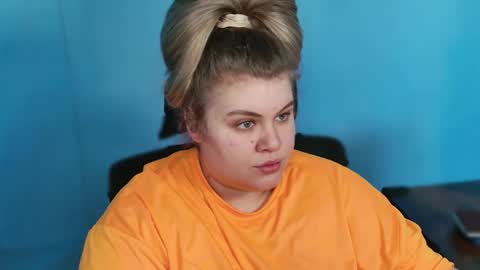 Snapshot of love_wiggy18 chatting on 02-10-26, 08:29 Ally online show from 02-10-26, 08:29