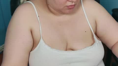 Snapshot of love_wiggy18 chatting on 05-21-26, 07:15 Ally online show from 05-21-26, 07:15