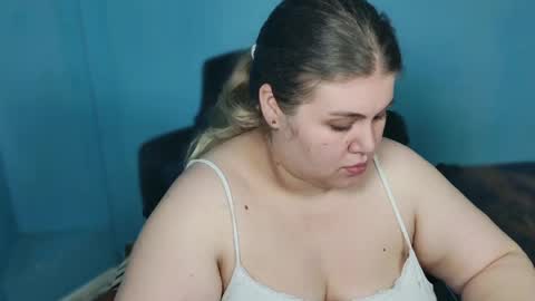 Snapshot of love_wiggy18 chatting on 05-23-26, 06:29 Ally online show from 05-23-26, 06:29