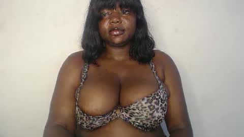 Snapshot of lovecumsluttie chatting on 10-05-25, 07:34 mila online show from 10-05-25, 07:34