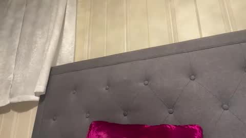 Snapshot of loved19 chatting on 11-08-25, 01:28 loved19 online show from 11-08-25, 01:28