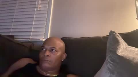 Snapshot of loved19 chatting on 11-13-25, 06:01 loved19 online show from 11-13-25, 06:01