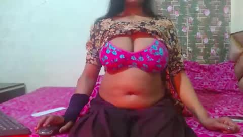 Snapshot of lovefunnitya chatting on 02-11-25, 04:13 Divya online show from 02-11-25, 04:13