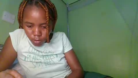 Snapshot of lovegal335 chatting on 01-11-26, 02:22 lovegal335 online show from 01-11-26, 02:22