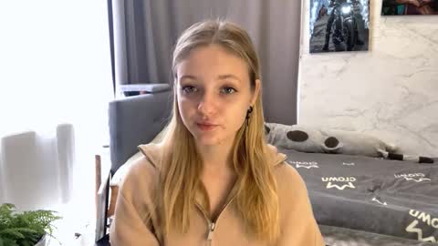 Snapshot of lovelladeboer chatting on 10-14-25, 08:26 Ella online show from 10-14-25, 08:26