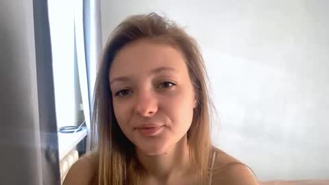 Snapshot of lovelladeboer chatting on 10-29-25, 05:53 Ella online show from 10-29-25, 05:53