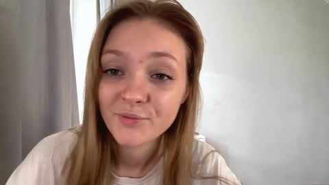 Snapshot of lovelladeboer chatting on 11-10-25, 06:34 Ella online show from 11-10-25, 06:34