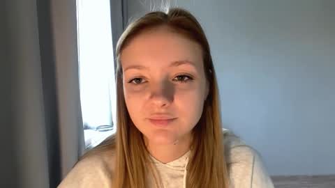 Snapshot of lovelladeboer chatting on 11-14-25, 05:39 Ella online show from 11-14-25, 05:39