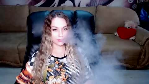 Snapshot of lovellymalina chatting on 04-23-26, 01:46 private open online show from 04-23-26, 01:46