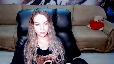 Snapshot of lovellymalina chatting on 04-30-26, 02:12 private open online show from 04-30-26, 02:12