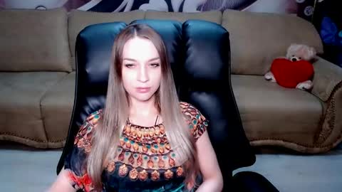 Snapshot of lovellymalina chatting on 06-05-26, 12:33 private open online show from 06-05-26, 12:33