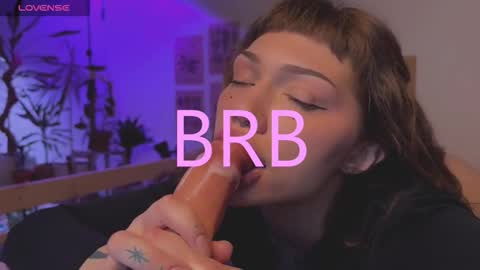 Snapshot of lovelorn_ chatting on 11-08-25, 06:35 Elsa online show from 11-08-25, 06:35