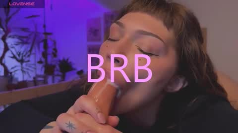 Snapshot of lovelorn_ chatting on 12-15-25, 05:34 Elsa online show from 12-15-25, 05:34