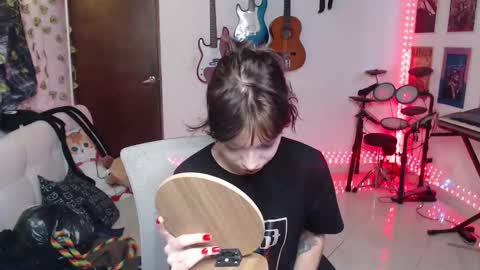 Cassie online show from 10-30-25, 08:42