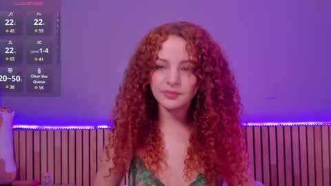 Snapshot of lovely_emma18 chatting on 02-19-25, 06:32 Emma online show from 02-19-25, 06:32