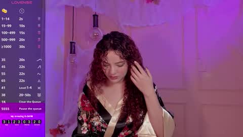 Snapshot of lovely_emma18 chatting on 10-21-25, 01:56 Emma online show from 10-21-25, 01:56