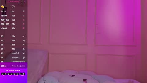 Snapshot of lovely_emma18 chatting on 11-14-25, 01:32 Emma online show from 11-14-25, 01:32