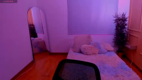 Emma online show from 06-02-26, 01:02
