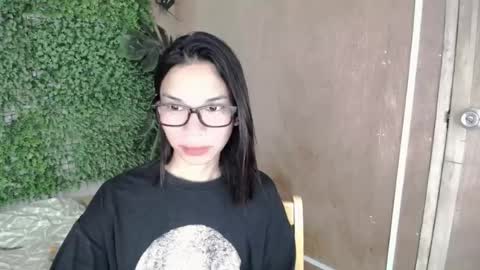 Snapshot of lovely_kimmyxx chatting on 07-16-26, 05:19 kimmy online show from 07-16-26, 05:19