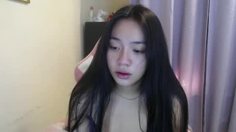 lovely_leah23 online show from 10-12-25, 02:54