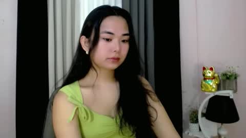 Snapshot of lovely_maria_x chatting on 09-21-25, 02:35 Maria online show from 09-21-25, 02:35