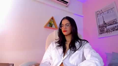 Snapshot of lovely_oliviaa chatting on 06-20-26, 12:08 Olivia online show from 06-20-26, 12:08