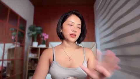 Snapshot of lovely_pearlx chatting on 04-29-26, 05:30 online show from 04-29-26, 05:30