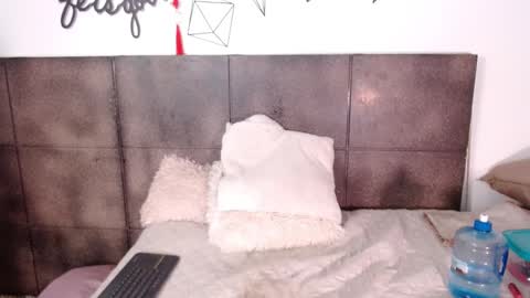 Snapshot of lovely_secret chatting on 12-24-24, 06:06 Hi guys online show from 12-24-24, 06:06
