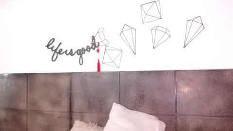 Snapshot of lovely_secret chatting on 02-28-25, 04:31 Hi guys online show from 02-28-25, 04:31
