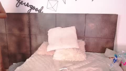 Hi guys online show from 11-12-25, 04:18