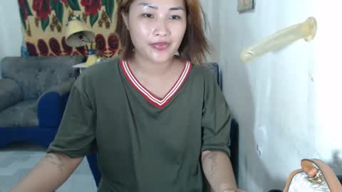 Snapshot of lovely_singlemom chatting on 01-08-25, 08:39 ask me dear online show from 01-08-25, 08:39
